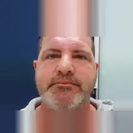 PimEyes and FaceCheckは最近のニュースを見つけることができますか？